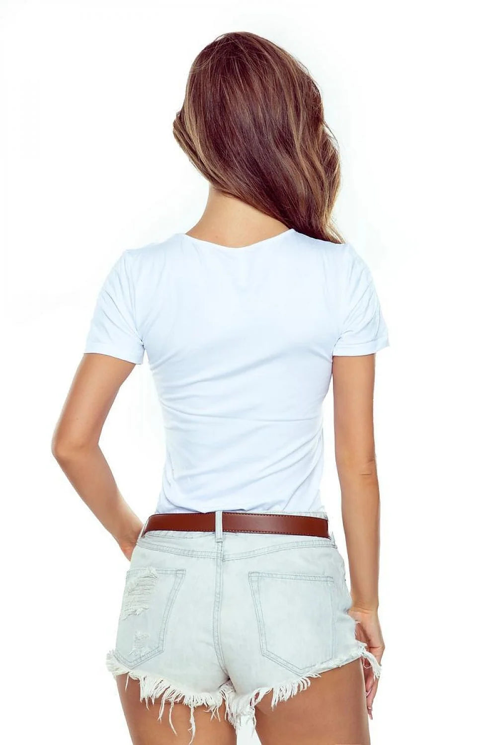 T-shirt blanc pour femme moderne audacieux avec découpes épaules poitrine ajusté style minimaliste