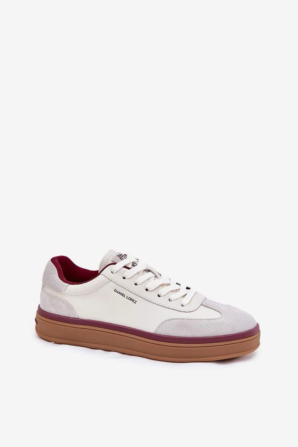Chaussures de sport pour femmes design moderne cuir lisse daim bordure bordeaux Daniel Lopez confort optimal