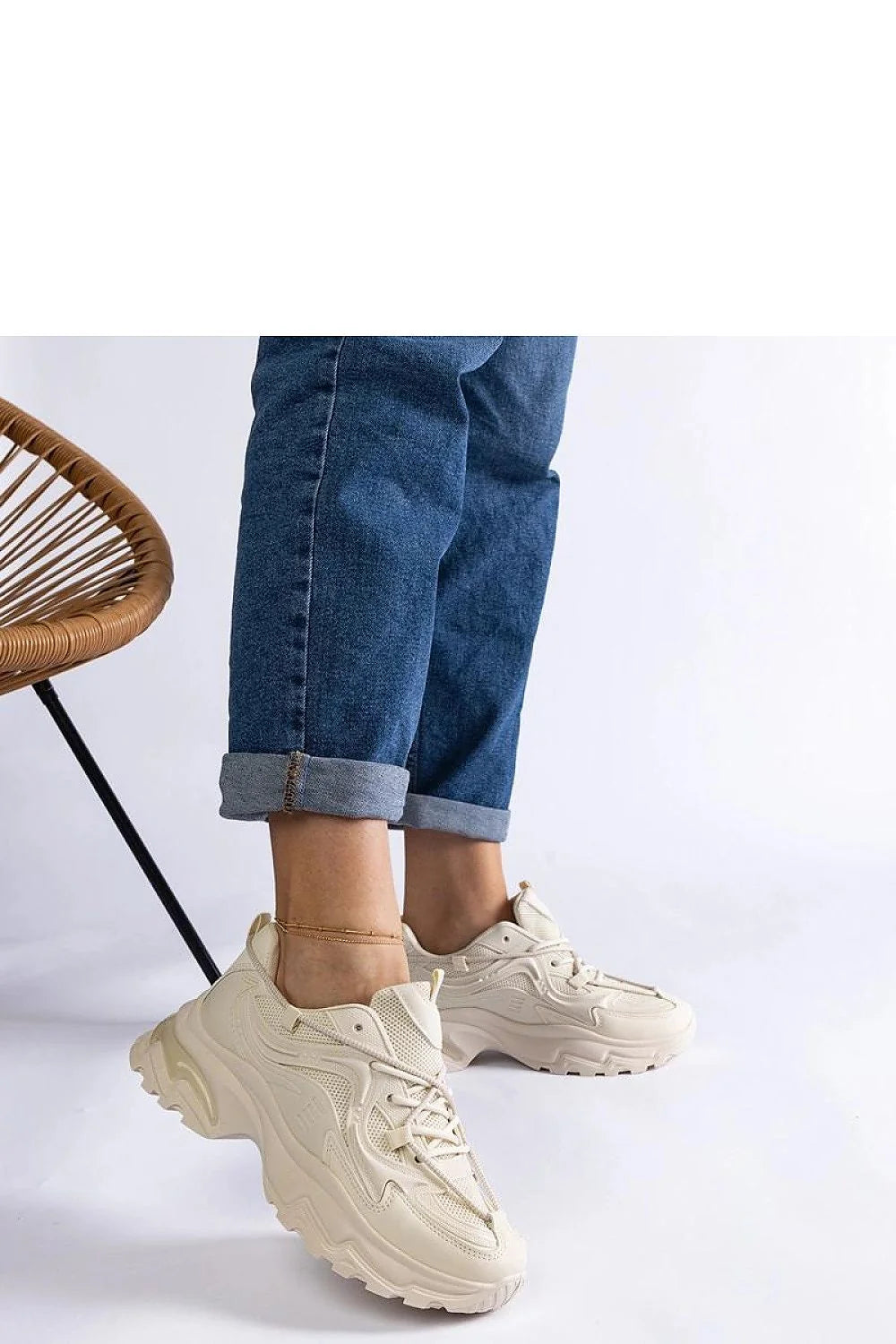 Baskets de sport pour femme style urbain beige tige basse semelle épaisse lacets confortables durables mode casual