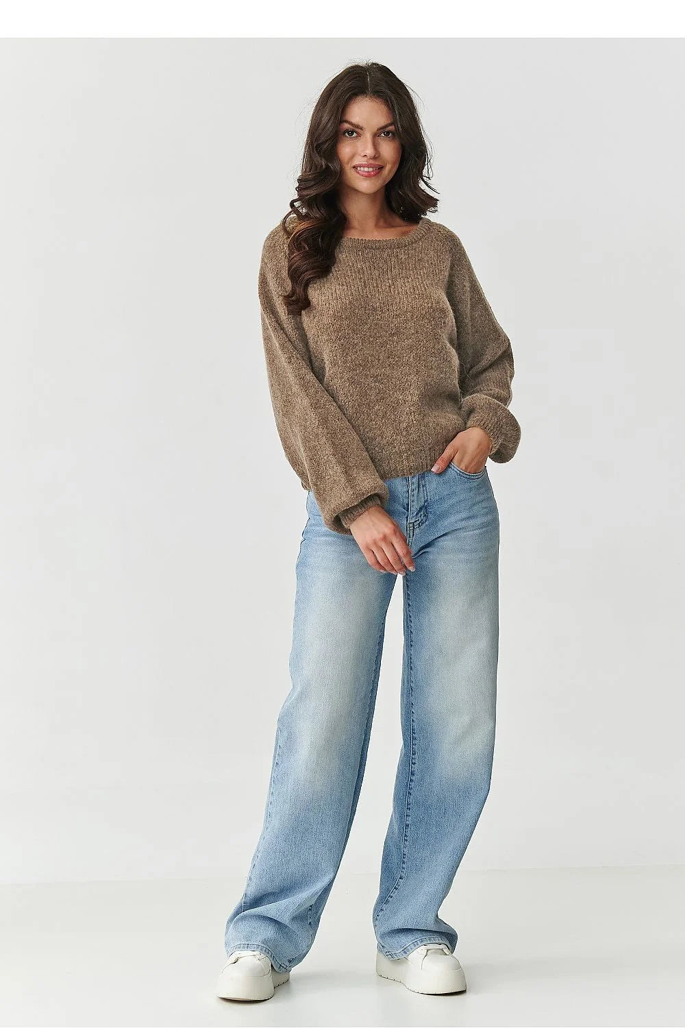 pull femme maille douce duveteuse mohair kid laine acrylique polyamide chaud moelleux coupe droite courte encolure ronde manches ballon resserrées