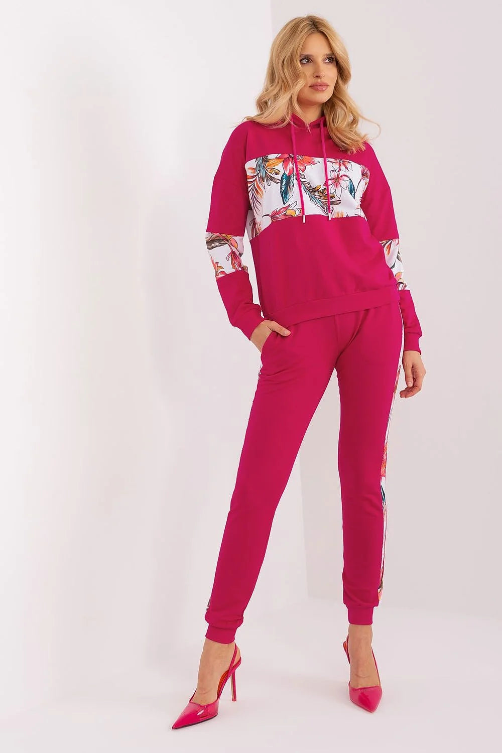 ensemble survêtement femme magenta vibrant motifs floraux multicolores blancs contrastés capuche cordon manches bandes latérales joggers poches chevilles élastiques slim