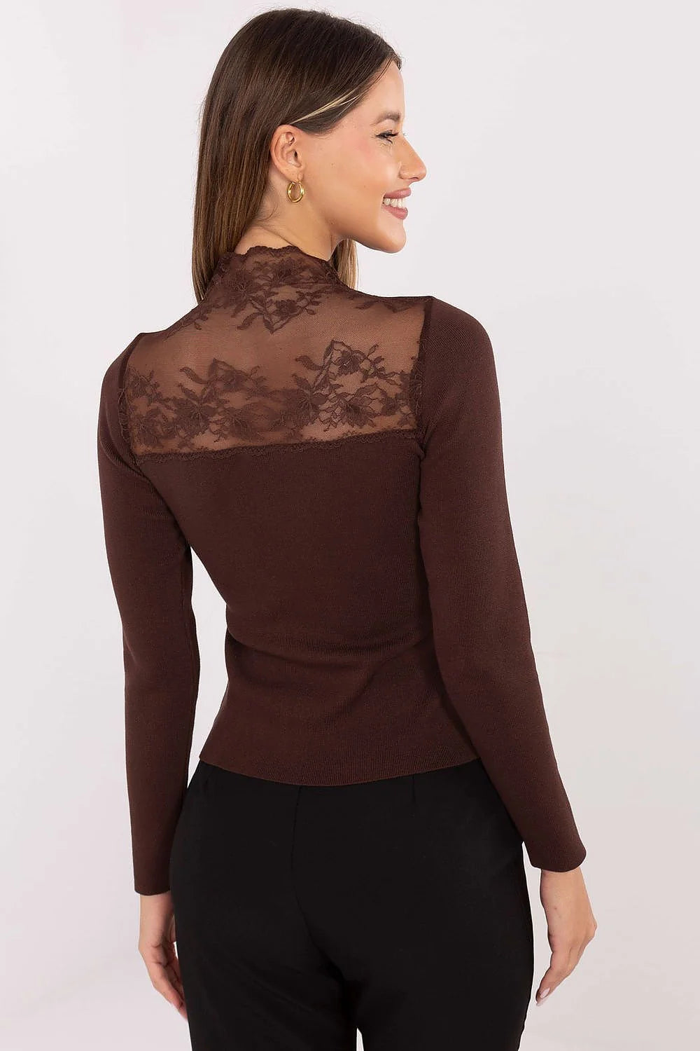 chemisier ajusté élégant féminin sensualité subtile rayures structure moderne viscose polyester doux extensible manches longues insertion dentelle col roulé bas