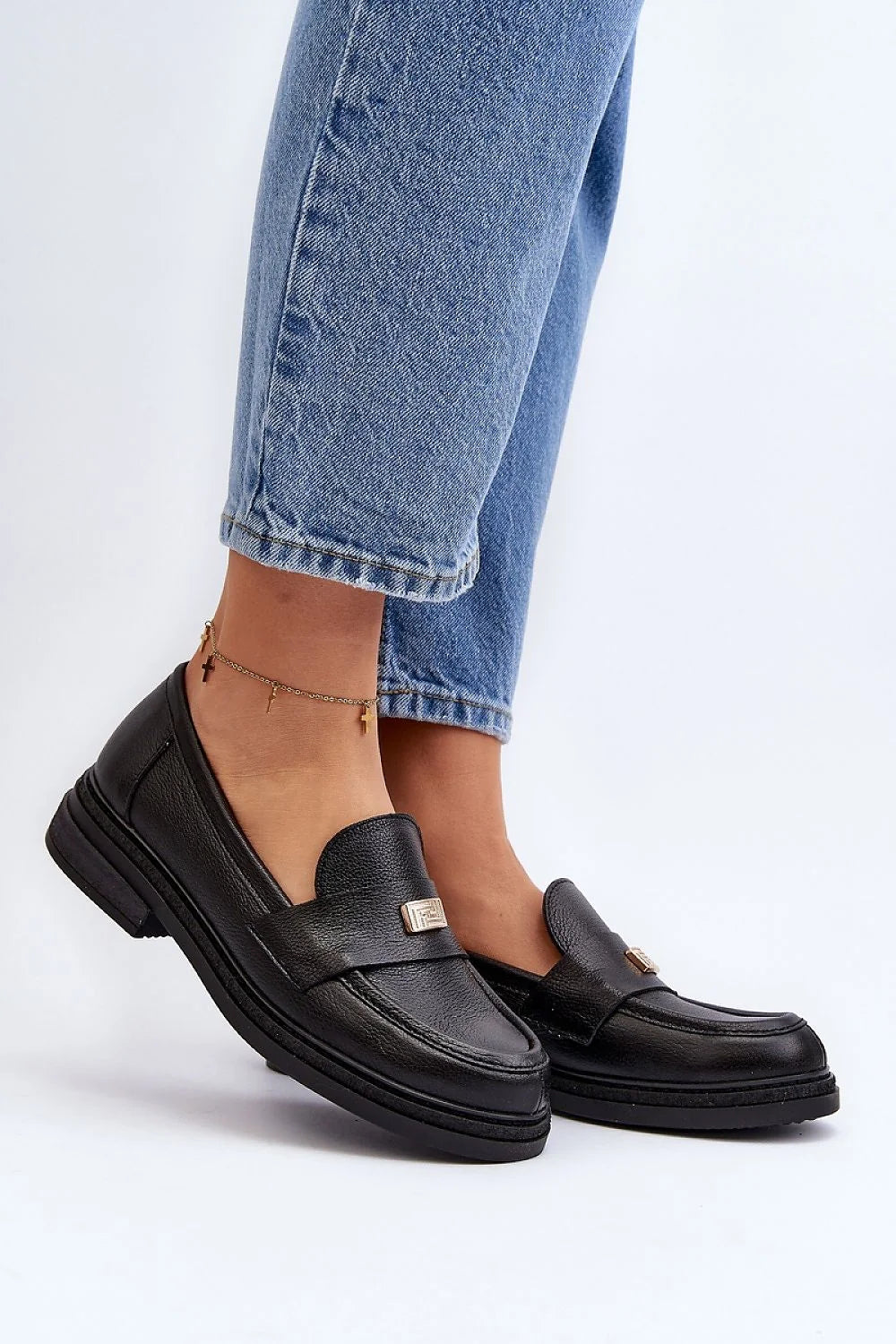 Mocassins femmes cuir naturel design classique élégant talon plat détails dorés confort polyvalent mode printemps été