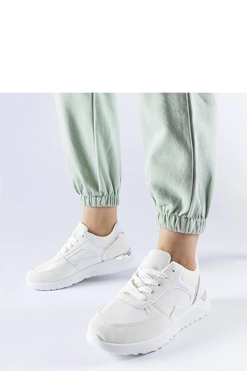 baskets femme blanches argentées minimalistes respirantes mesh similicuir bout rond lacets blancs semelle épaisse amortie adhérente sport chic polyvalente légère