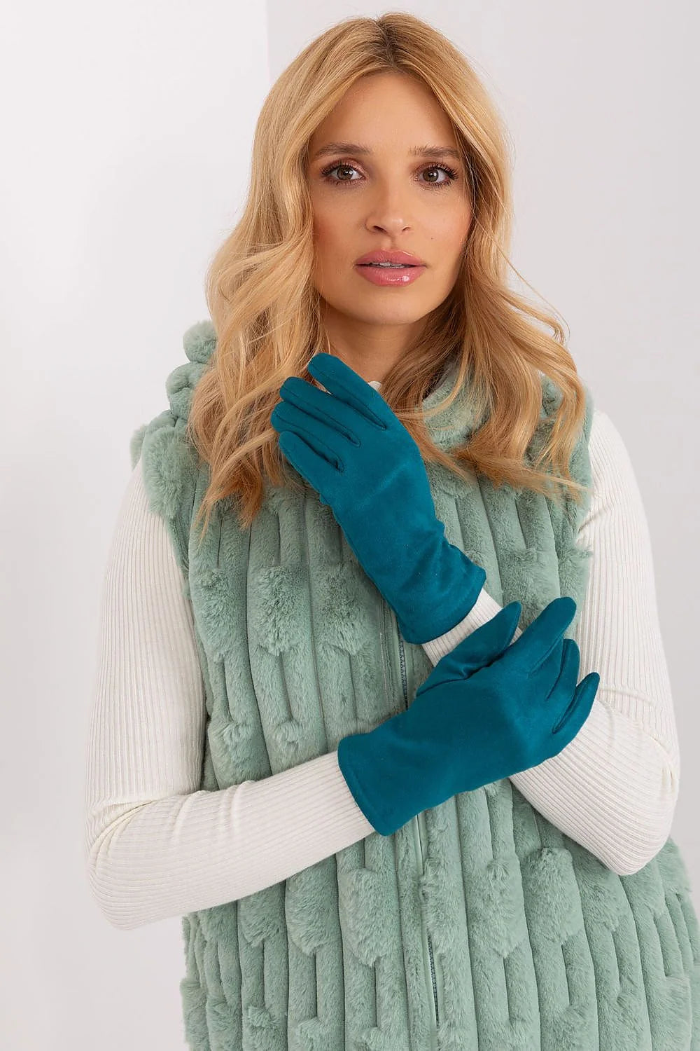 Gilet pelucheux vert menthe et gants brodés bleu sarcelle pour femmes mode élégante automne hiver vêtement tendance