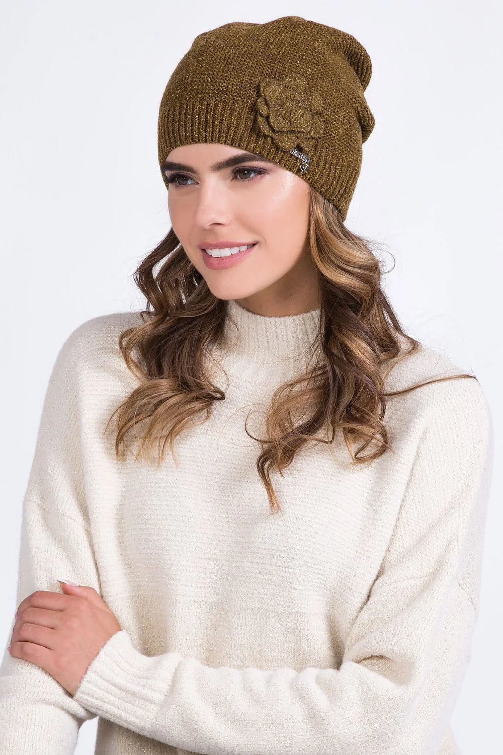 Bonnet élégant pour femme en acrylique-laine soie fleur décorative coupe ample couleur brun doré