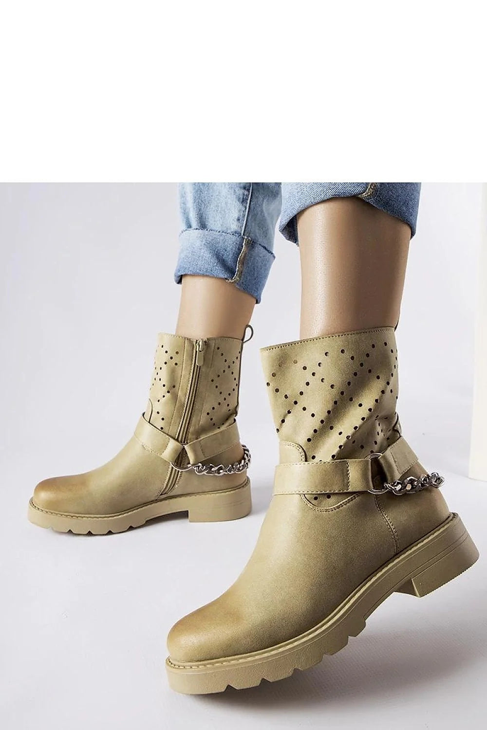 Bottes femmes style contemporain beige clair perforations motif géométrique chaîne métallique cheville tige mi-haute fermeture éclair