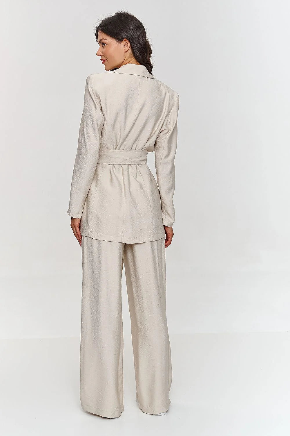 Ensemble Makadamia blazer pantalon femme beige clair matière légère élégance moderne coupe fluide ceinture intégrée confort maximal