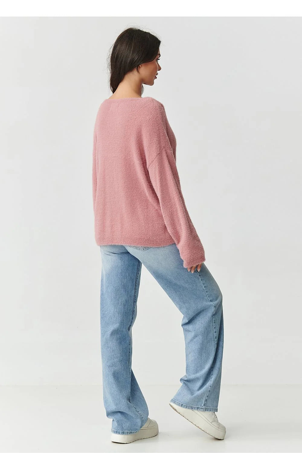 pull femme oversize col bateau maille pelucheuse rose poudré coupe longueur hanches manches bouffantes poignets côtelés chaud confortable chic polyvalent