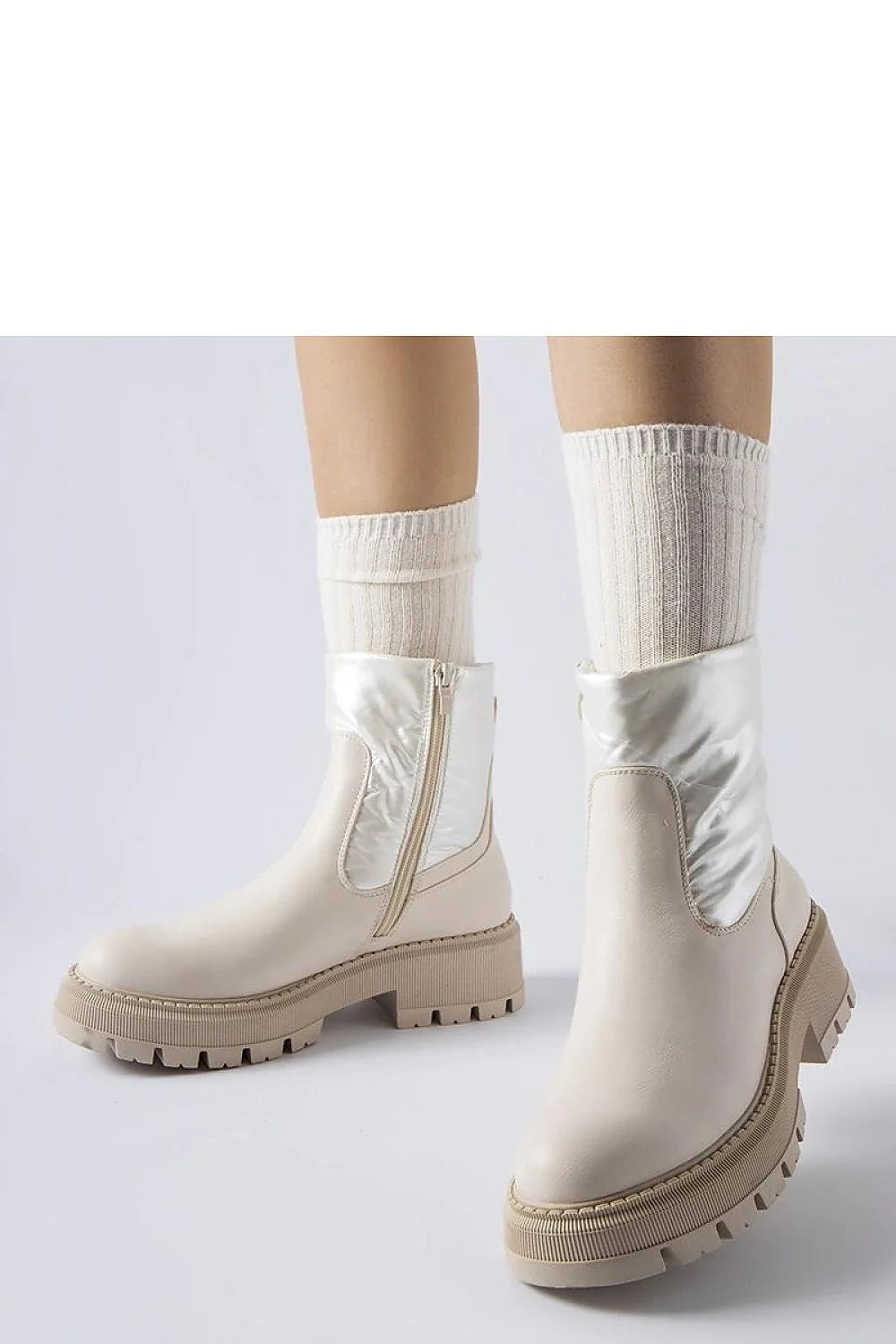 Bottes femmes mode urbain-chic beige clair cuir écologique tige haute fermeture éclair semelle caoutchouc