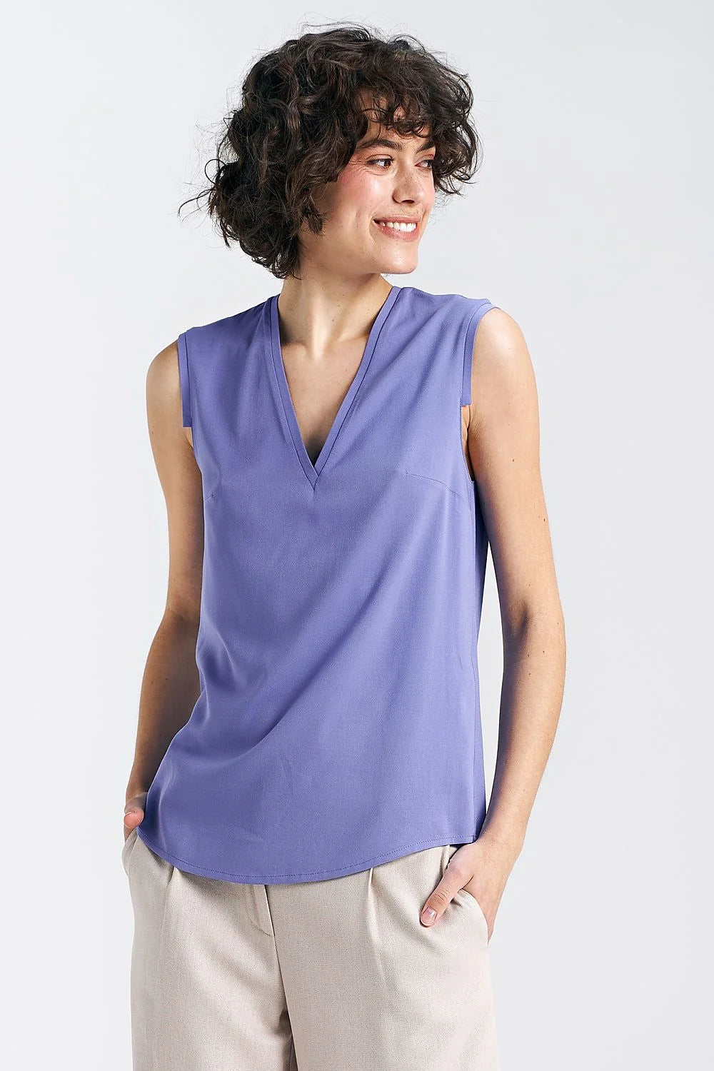 Chemisier Nife en viscose sans manches encolure en V violet doux coupe droite finitions élégantes femme