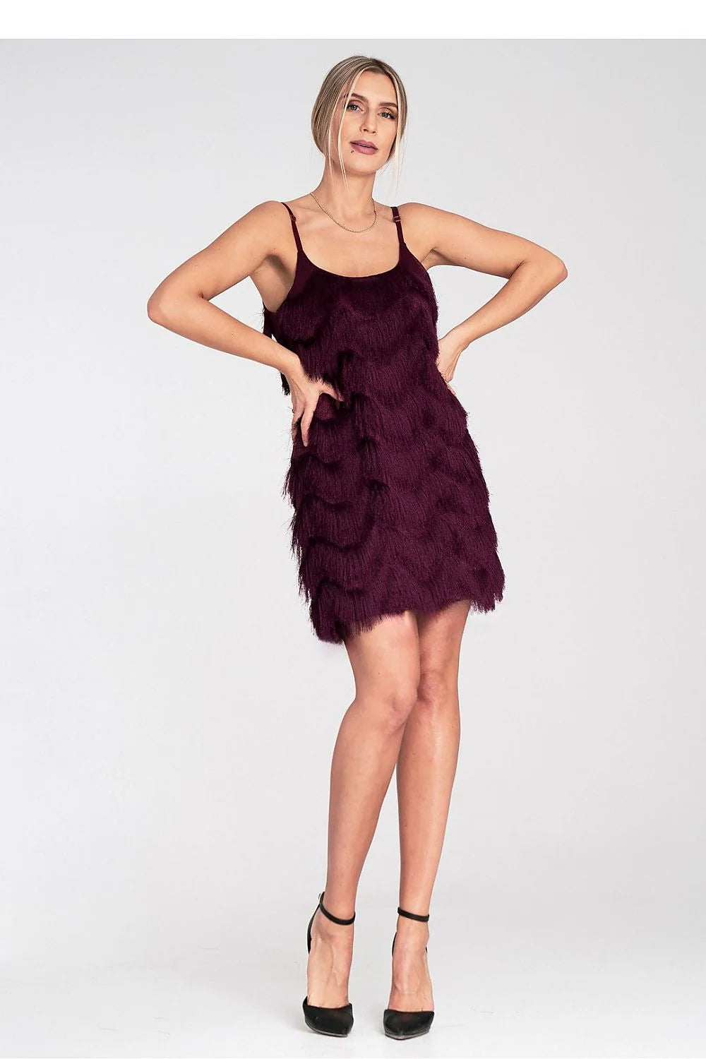 Robe de soirée élégante pour femme, franges audacieuses, coupe ajustée, couleur Bordeaux, polyester élasthanne, parfaite pour soirées