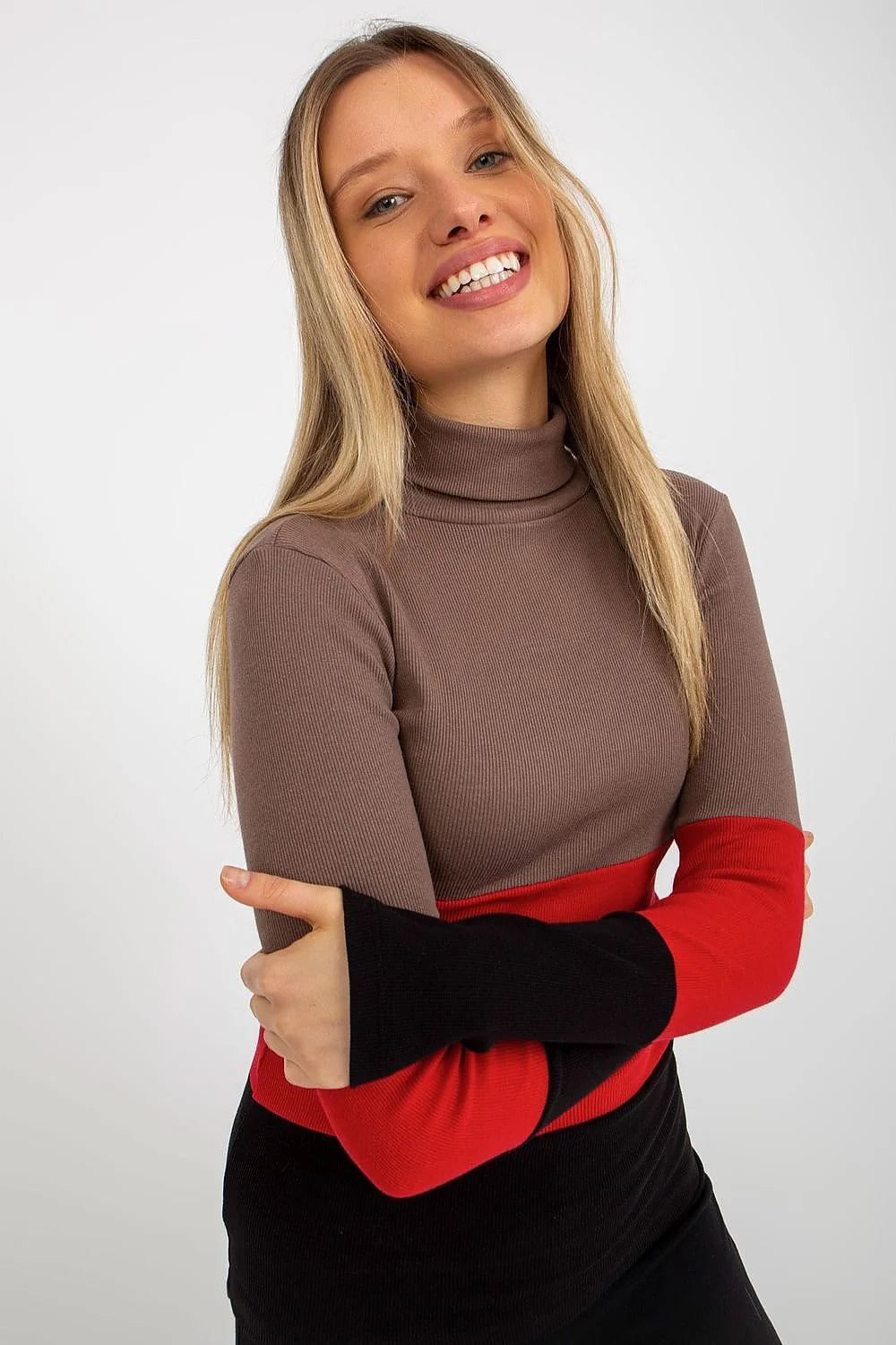 Pull col roulé multicolore maille côtelée coton élasthanne bleu rose vert ajusté manches longues ourlets nets design moderne