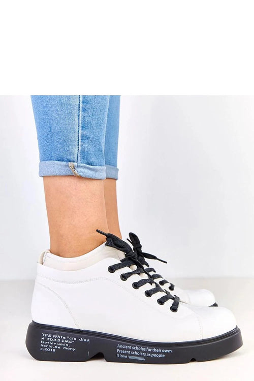 baskets montantes femme simili cuir blanc semelle plateforme noire 4cm bout rond lacets noirs œillets métalliques