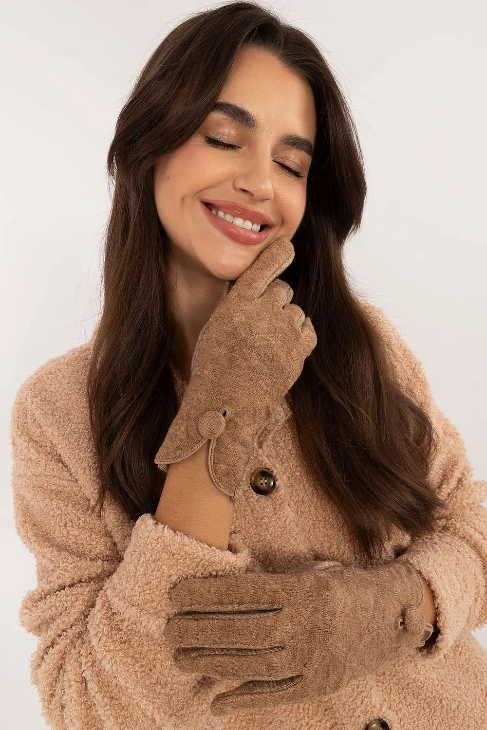 Gants élégants pour femmes en tissu lisse isolé bouton décoratif fente poignet fleur brodée index téléphone sans enlever beige clair