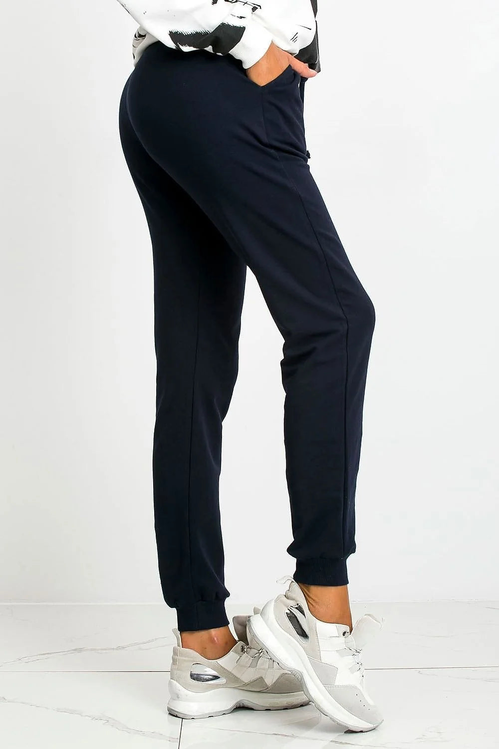 pantalon jogger femme slim beige camel molleton doux respirant taille mihaute elastique cordon coulissant poignets bordscotes poches metalliques