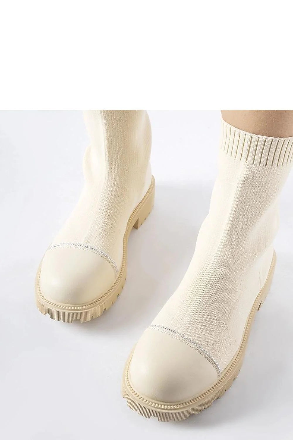 bottes femmes modernes élégantes beige crème montantes mi mollet maille côtelée extensible bout captoe simili cuir semelle crantée plateforme