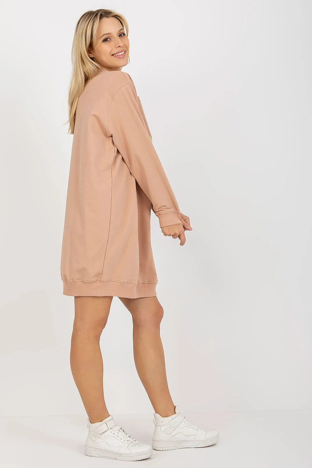 Robe pull femme sweatshirt style décontracté longueur genoux manches longues motif NEW YORK Statue Liberté couleur beige rosé