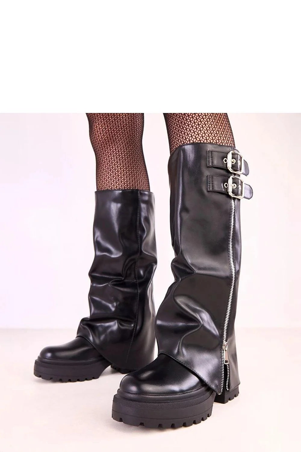 bottes hautes tige 39cm similicuir noir plateforme 5cm semelle crantée boucles argentées revers fermeture éclair latérale doublure chaude