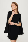 robe cocktail noire élégante manches longues cape fendues drapé élégant ajustée coupe droite mini tombé fluide polyester elasthanne extensible sophistiquée