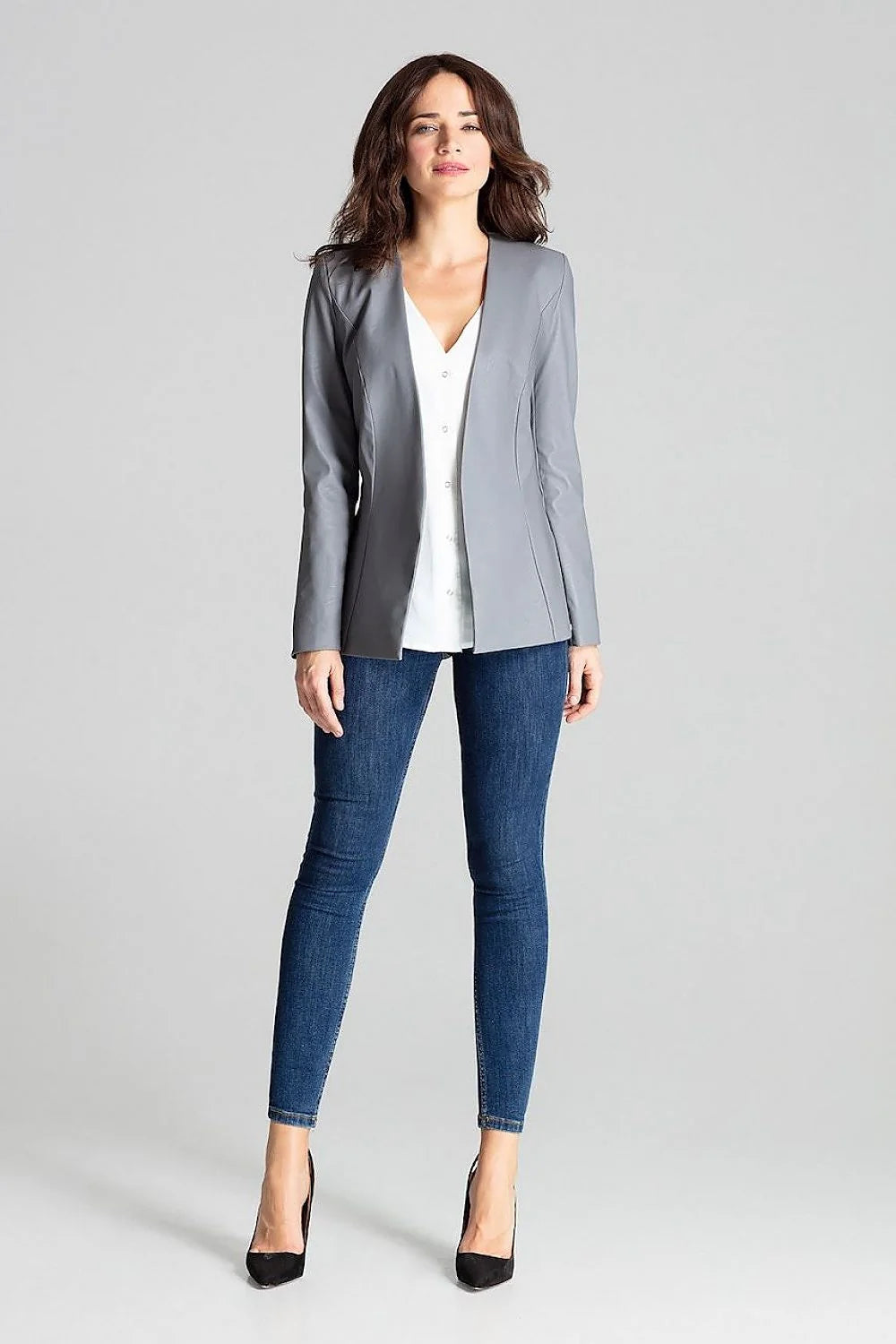 Blazer femme similicuir chic gris élégant coupe cintrée sans poches ouverture dos nu professionnel