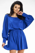 robe mini bleu cobalt satinée brillant fluide évasée taille haute ceinture élastique manches bouffantes longues poignets larges encolure ronde ajustée