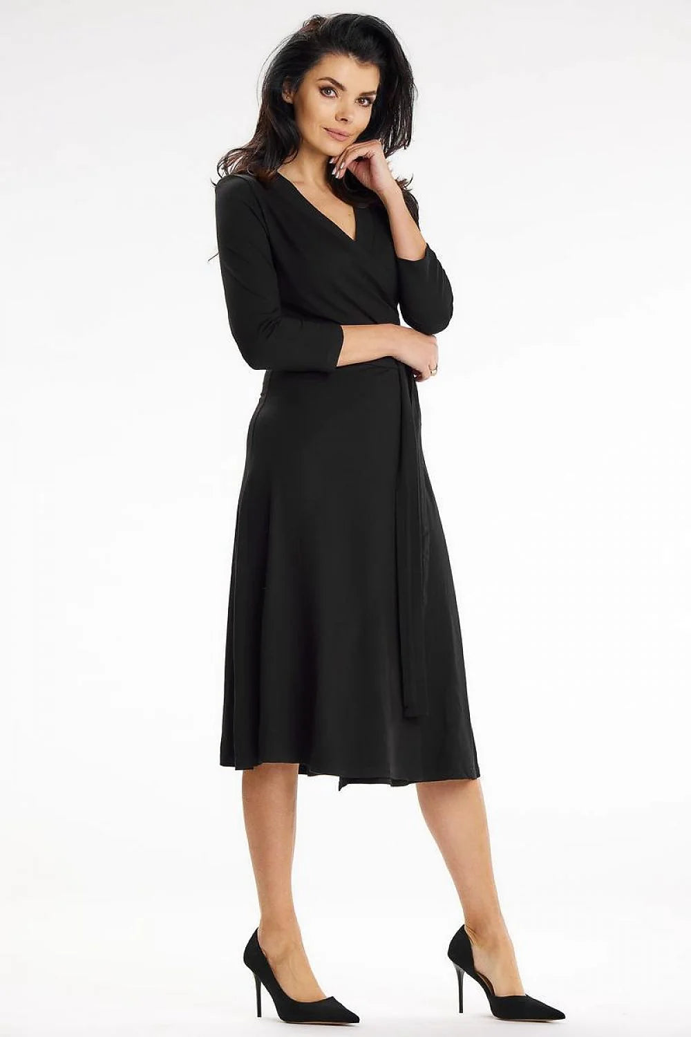 Robe de jour élégante portefeuille noir ceinture à nouer manches 3/4 coupe ajustée longueur midi femme