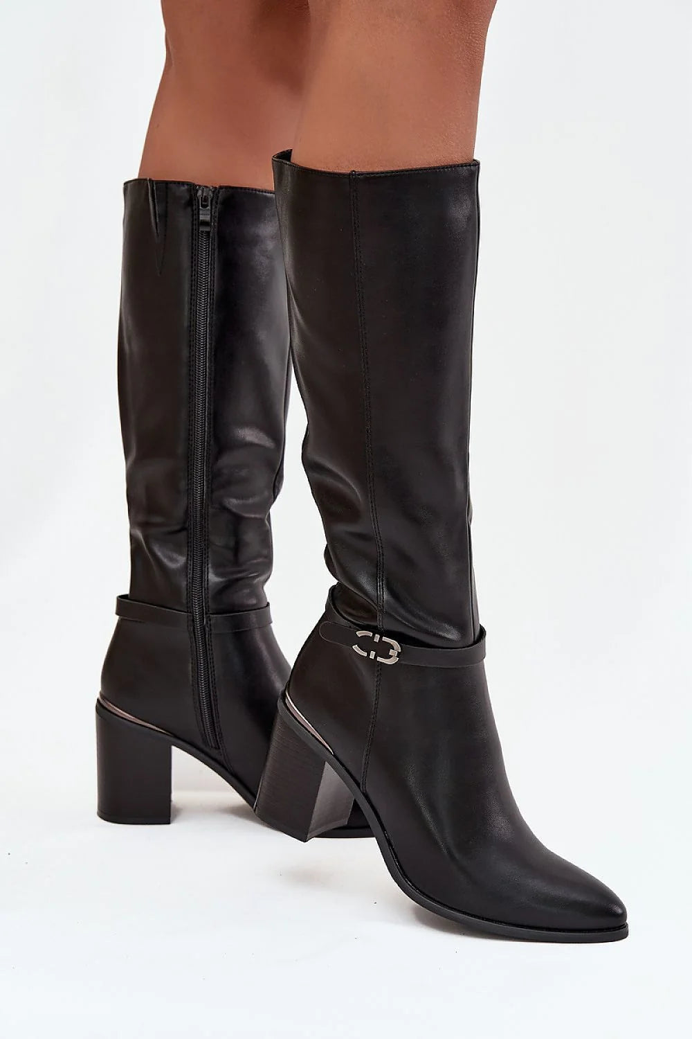 bottes mousquetaires femme simili cuir noir tige haute bout amande talon colonne bride boucle métallique fermeture zippée doublée confortable élégante