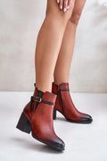 Bottines femmes design élégant moderne cuir marron rougeâtre talons carrés fermeture éclair détails métalliques
