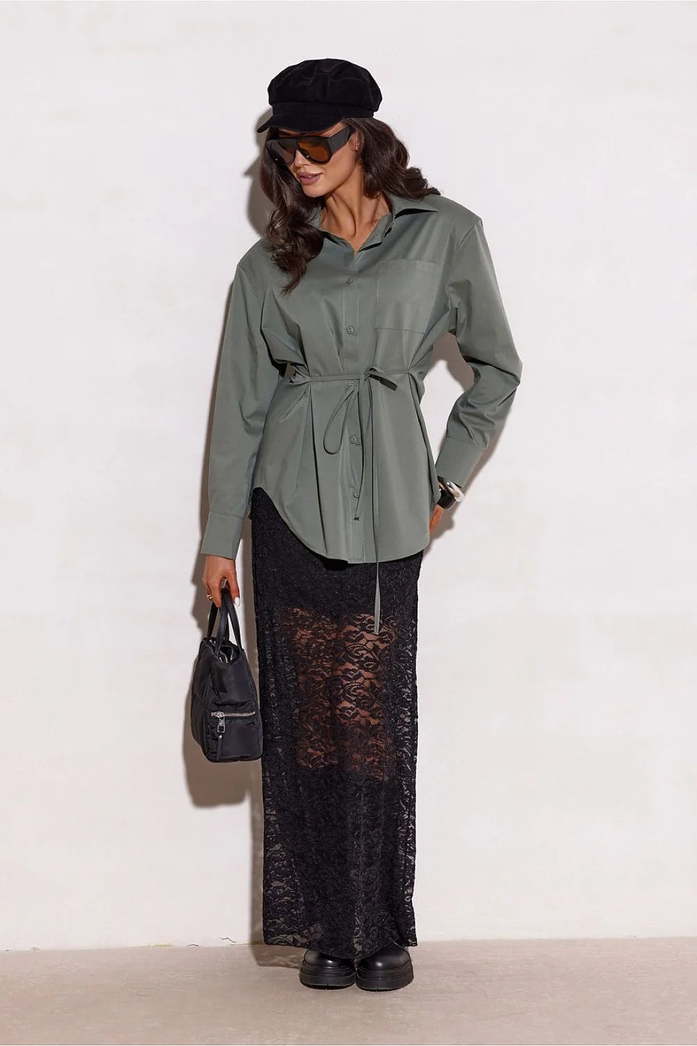 chemise femme ceinturée manches longues vert kaki col chemisier boutonné poche poitrine lien nouer taille coupe cintrée tissu tissé léger