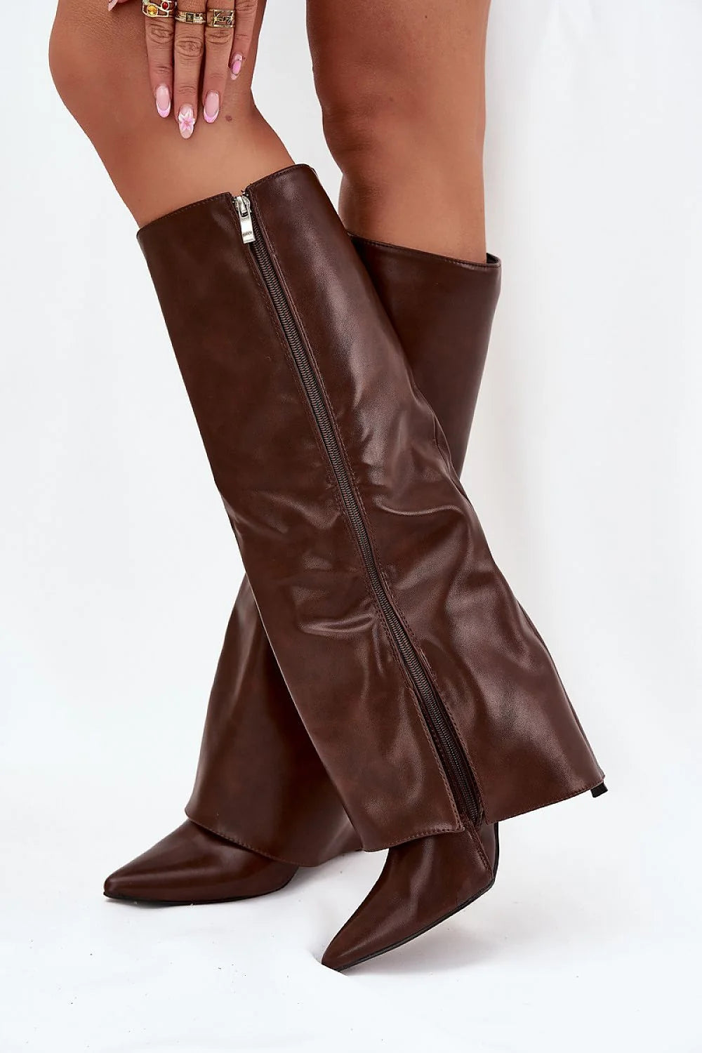 bottes femme hauteur genou talon aiguille 10cm simili cuir lisse marron chocolat bout pointu zip latérale doublure fourrure