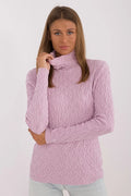 Pull femme col roulé motif torsadé couleur lilas doux matériau doux et chaud coupe ajustée manches longues finitions soignées