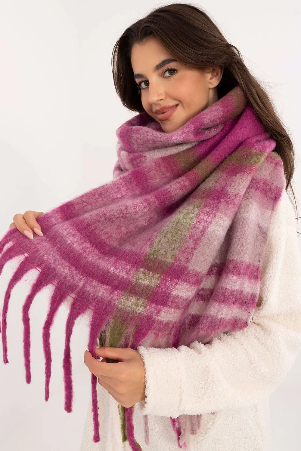 châle oversize femme grand format carreaux diagonaux polyester moelleux pelucheux effet mohair franges larges enveloppant cocooning chaud doux