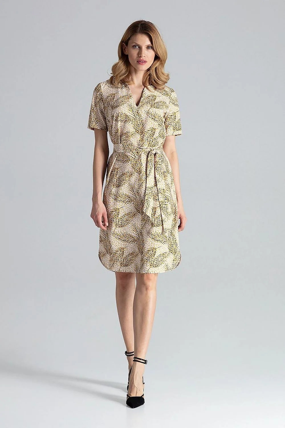 robe chemise ceinturée mi longue genoux manches courtes col V coupe droite féminine imprimé animal beige doré fluide polyester
