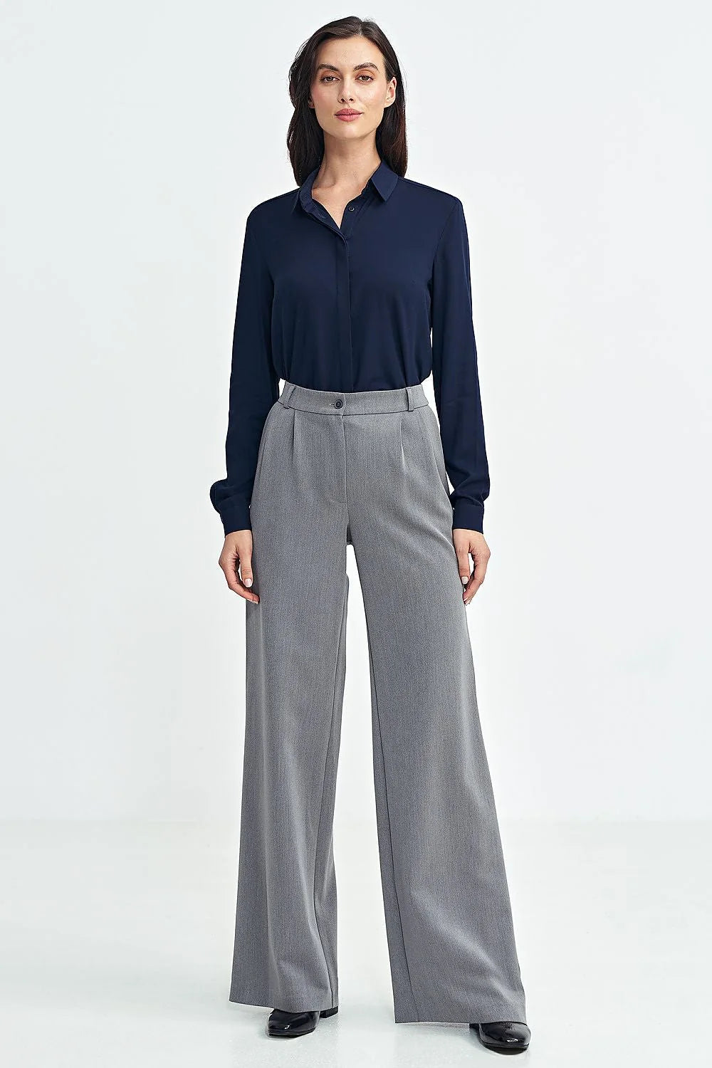 Chemise pour femme manches longues col pointu bleu marine coupe classique viscosé confortable occasionnels