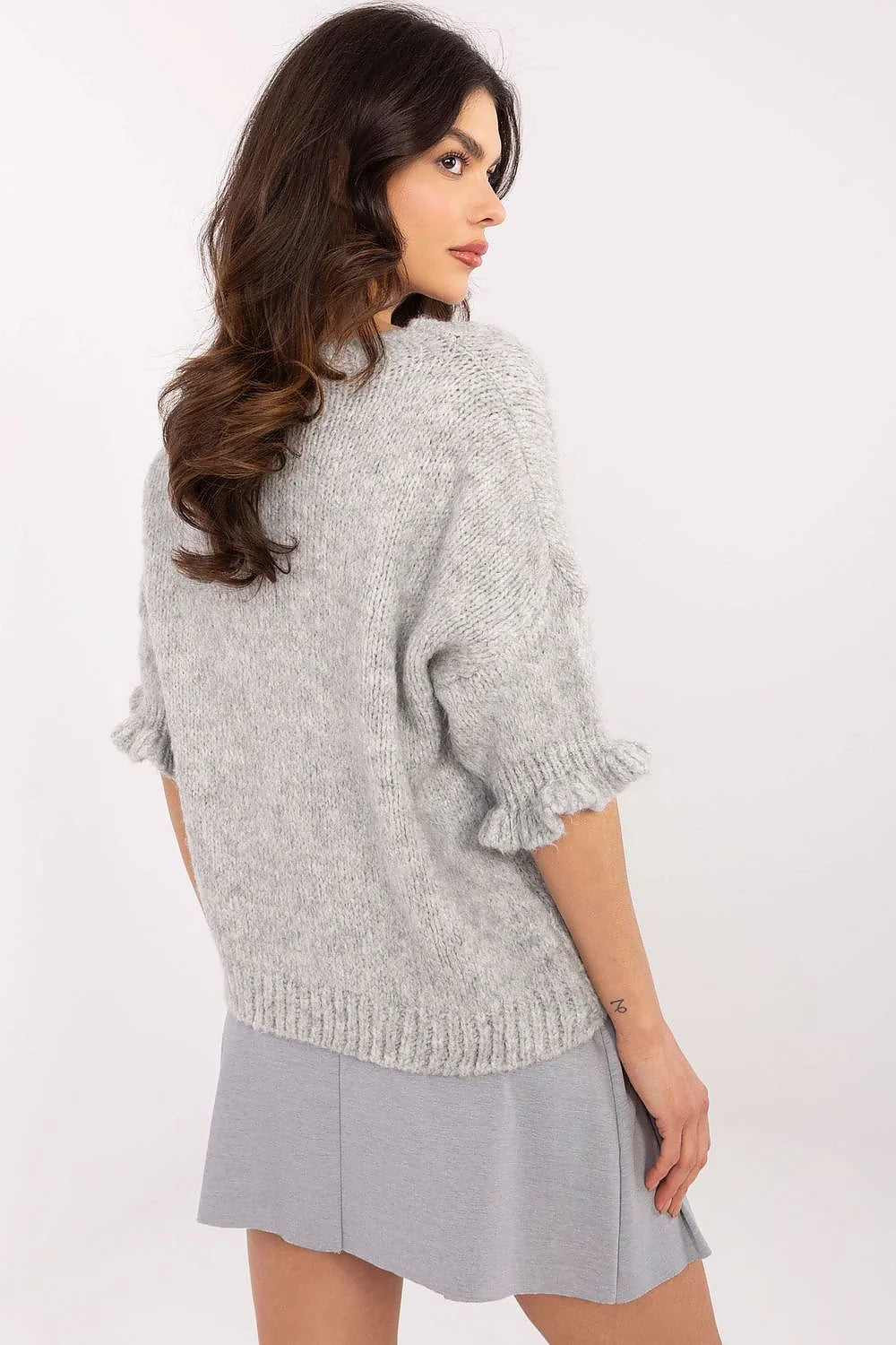 Pull femme élégant Chandail Italy Moda coupe ample manches 3/4 col rond maille douce texture moelleuse gris clair hiver mi-saison
