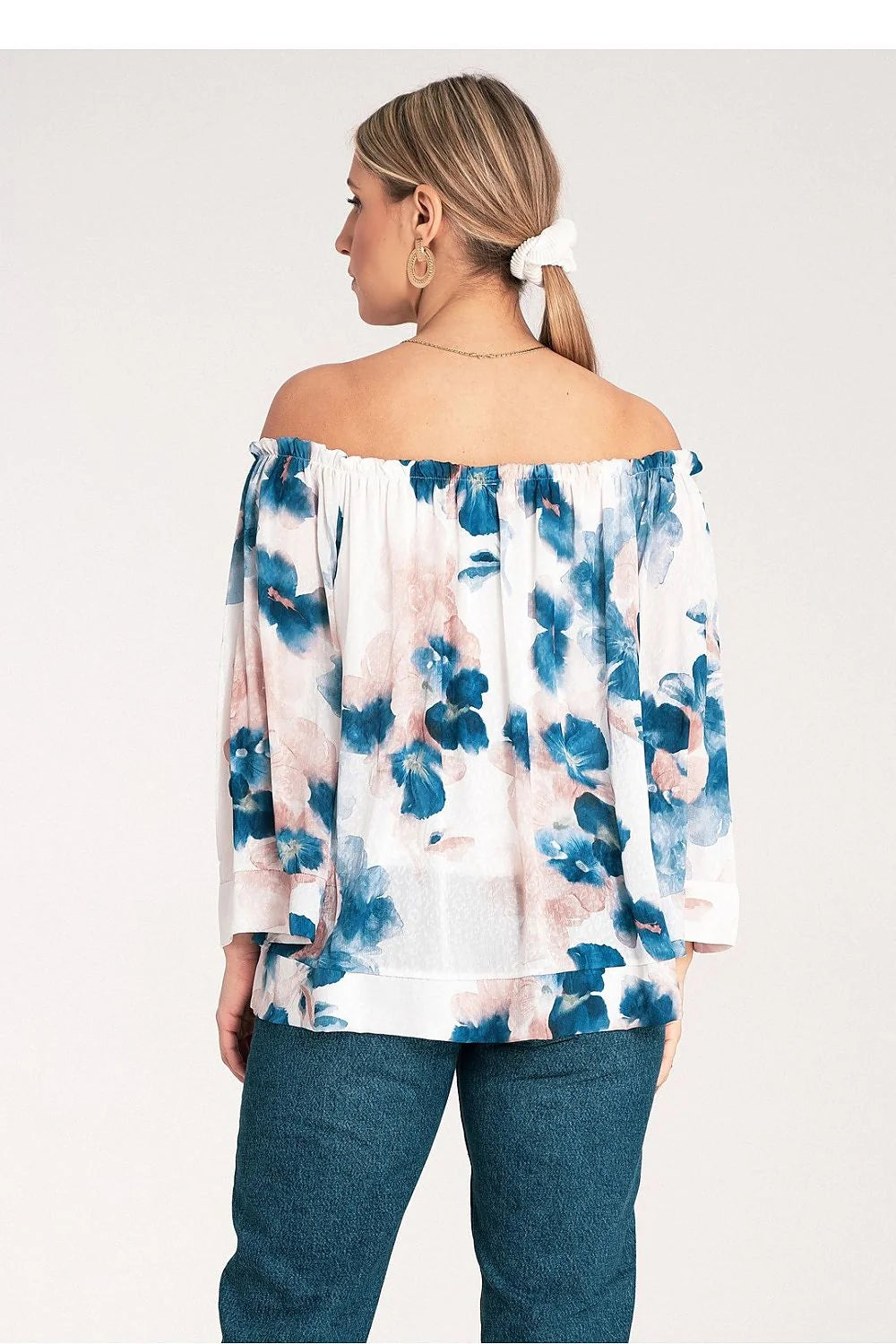 Haut féminin bohème romantique encolure Bardot manches longues évasées floral print blanc bleu rose femme