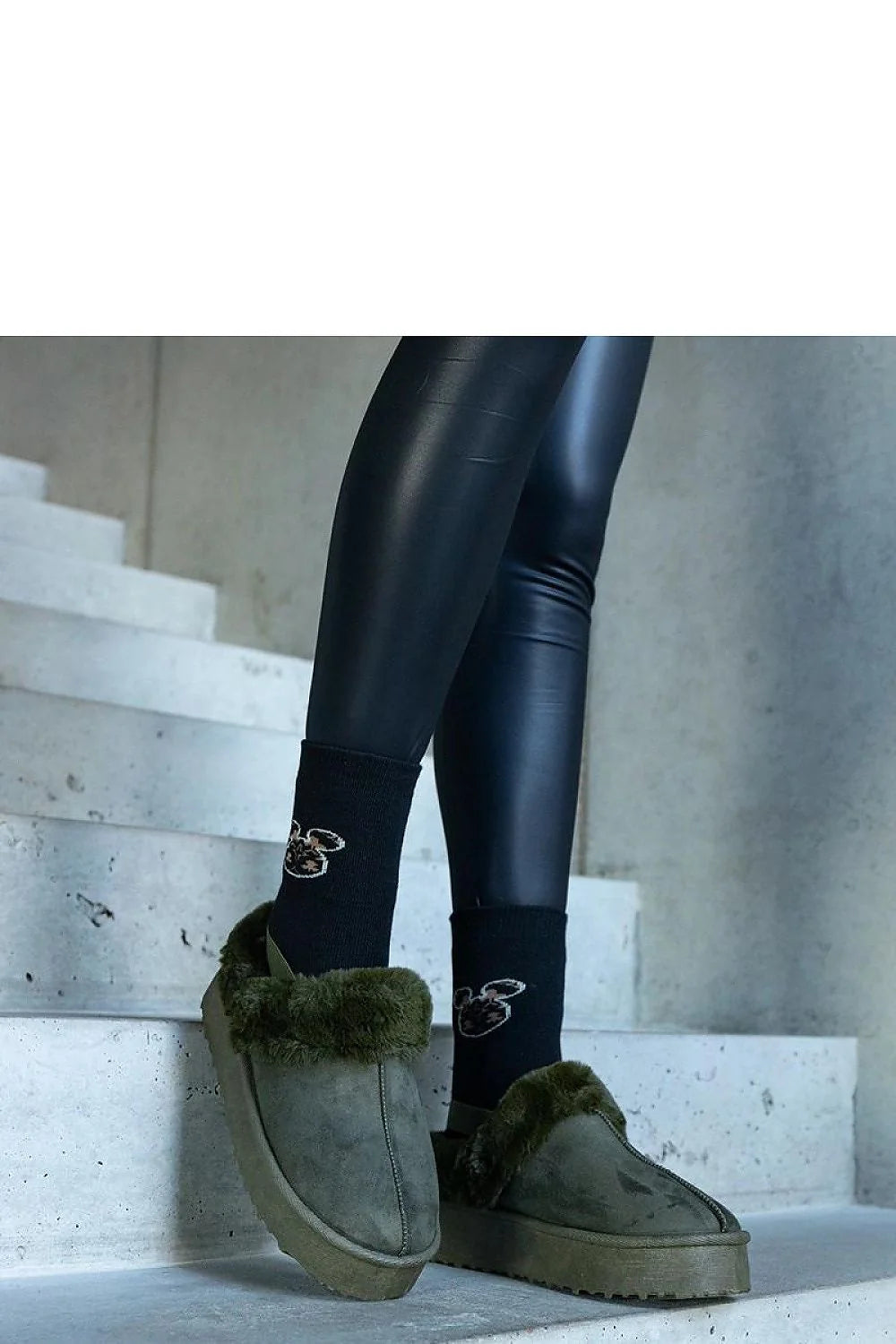 Bottines de neige Solea pour femmes, design moderne, fourrure synthétique, couleur verte olive, semelle épaisse, confort hiver, style casual chic
