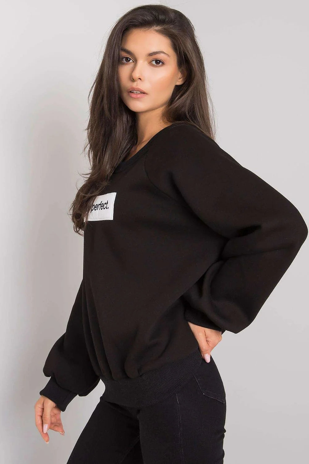 sweatshirt femme oversize gris clair molletonné doux manches longues raglan col rond côtelés poignets imprimé Not perfect brodé