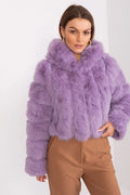 Veste pour femme en imitation fourrure couleur lavande coupe boxy col relevé capuchon automne hiver mode féminine élégance