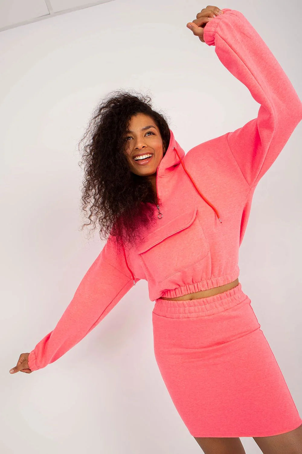 Ensemble sweat-shirt jupe femme coton polyester moderne chic décontracté élégant taupe beige mode urbaine