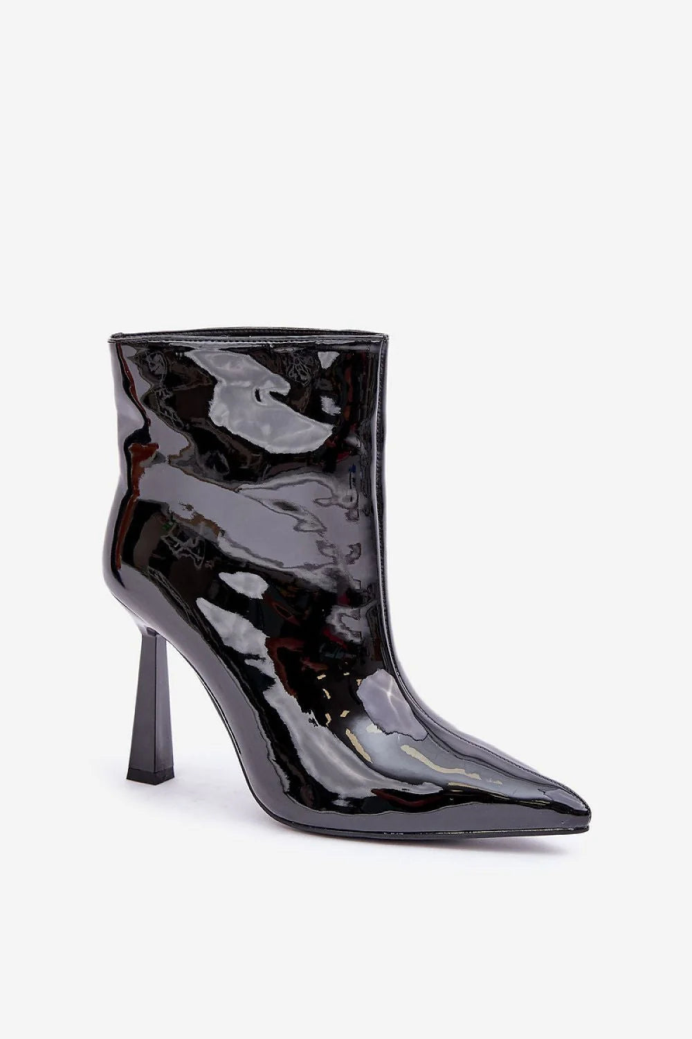 bottes talon haut stilettos cuir verni noir brillant fourrure synthétique bout pointu cheville élancée sophistiquée glamour sac mini cuir doré