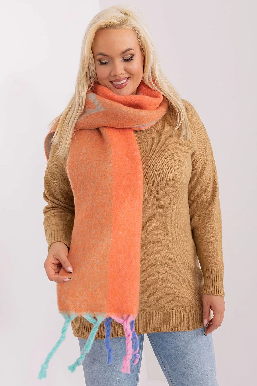 écharpe oversize mohair brossée longue volumineuse orange saumon rayée grisée duveteuse chaude franges torsadées multicolores turquoise bleu rose cosy contemporain
