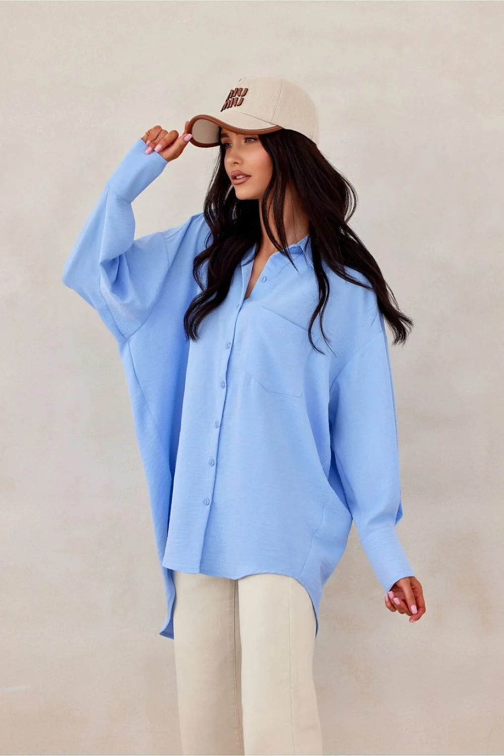 chemise asymétrique oversize femme bleu clair manches longues bouffantes dos long poche poitrine col classique boutonnée légère fluide coton respirante