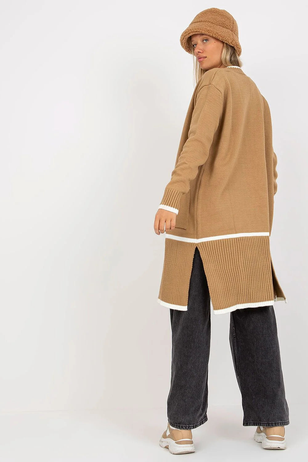 Cardigan Rue Paris long pour femme, design moderne, gris avec accents blancs, maille tricotée, manches longues, poches fonctionnelles, vêtement polyvalent printemps-automne