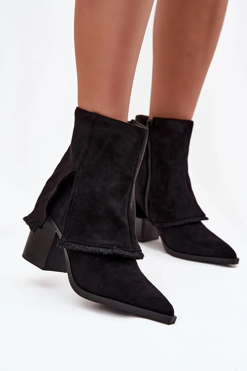 bottines femme suède noir cheville bout pointu talon pilier 9 cm stable silhouette affinée confort semelle rabat frangé hiver élégant