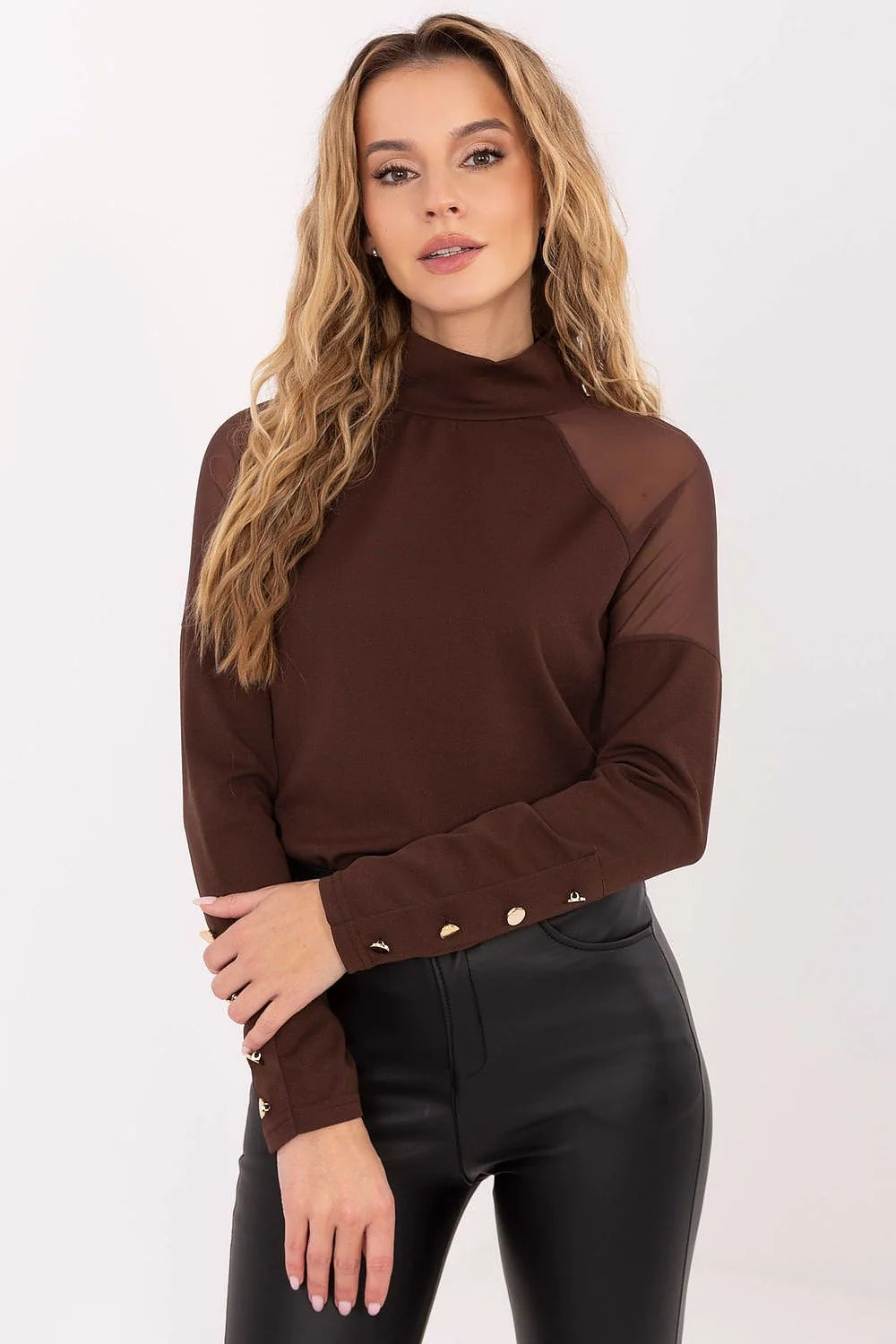 blouse col montant manches longues coupe ajustée marron chocolat maille douce empiècements résille épaules poignets boutons dorés finition lisse extensible