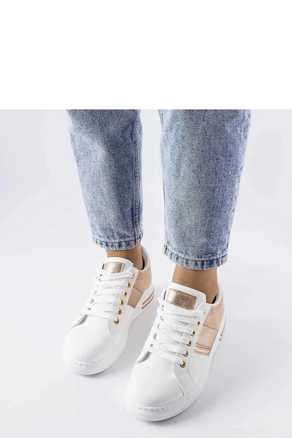 Baskets Solea femmes design moderne élégant simili cuir blanc rose doré lacets métalliques coupe basse confortable