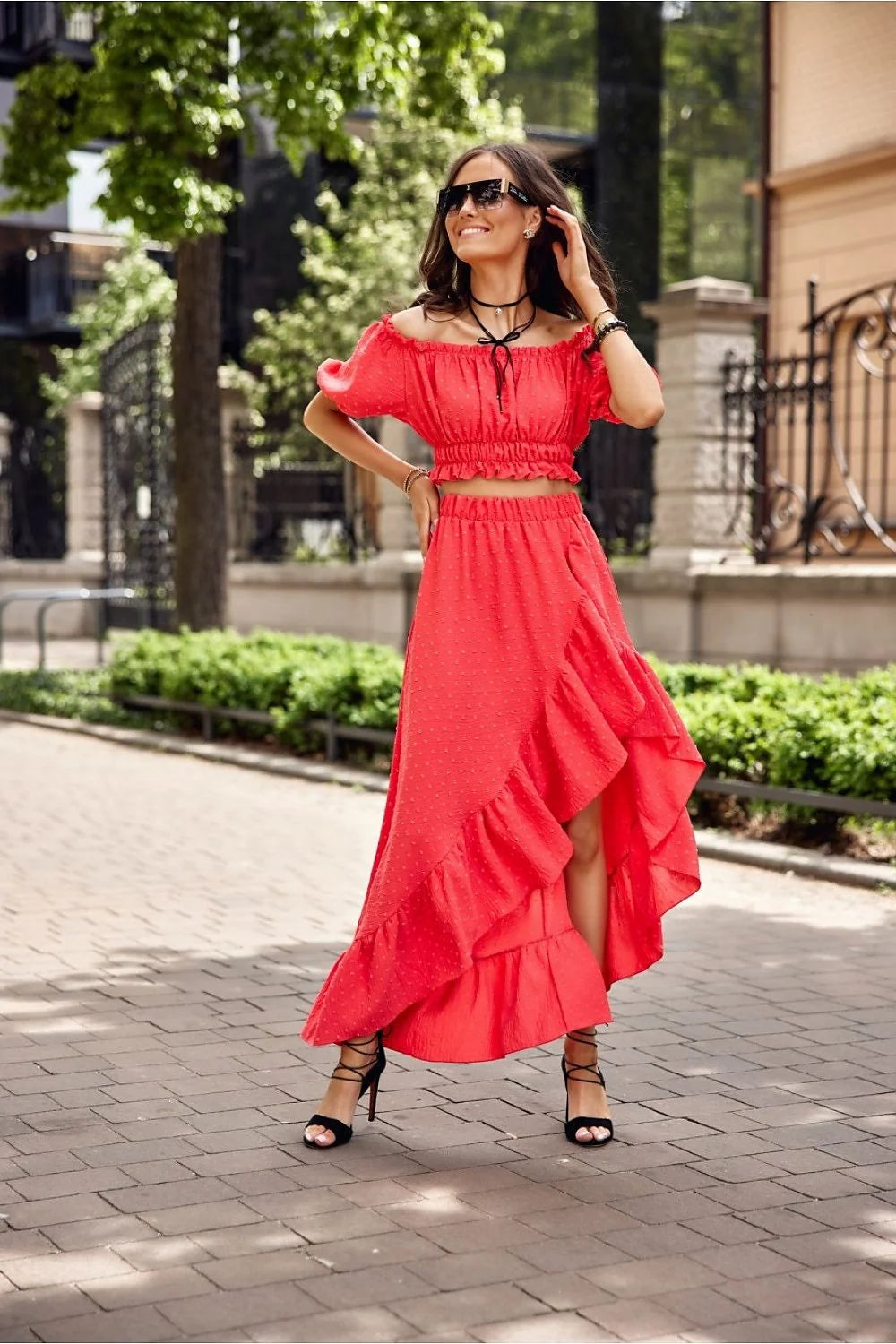 Ensemble Roco Fashion chemisier épaules ouvertes jupe asymétrique tissu doux couleur rouge vif été femme