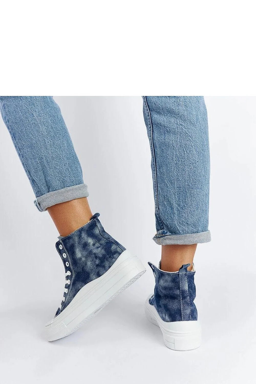baskets montantes femme denim délavé indigo streetwear semelle épaisse blanche caoutchouc antidérapante plateforme bout renforcé lacets œillets métalliques